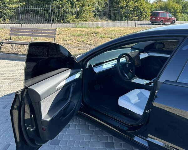 Чорний Тесла Модель 3, об'ємом двигуна 0 л та пробігом 49 тис. км за 25500 $, фото 10 на Automoto.ua