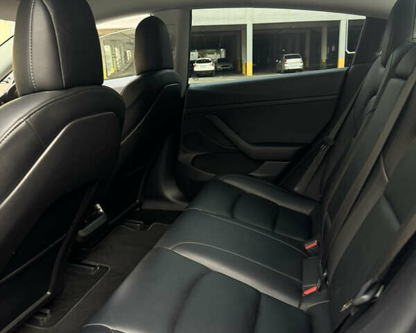 Черный Тесла Модель 3, объемом двигателя 0 л и пробегом 58 тыс. км за 25700 $, фото 11 на Automoto.ua