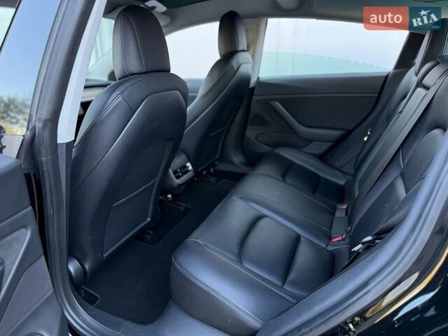 Черный Тесла Модель 3, объемом двигателя 0 л и пробегом 162 тыс. км за 19950 $, фото 28 на Automoto.ua