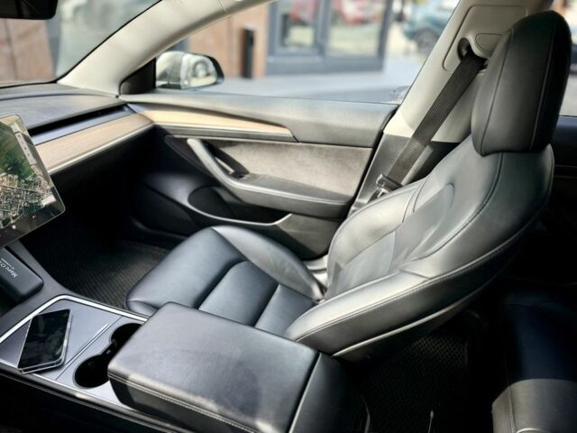 Чорний Тесла Модель 3, об'ємом двигуна 0 л та пробігом 81 тис. км за 19999 $, фото 10 на Automoto.ua