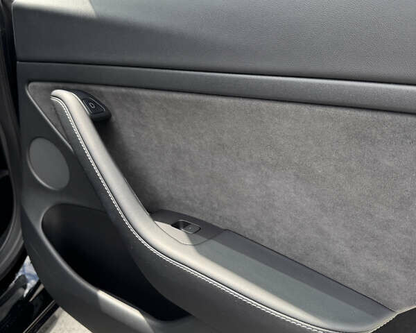 Черный Тесла Модель 3, объемом двигателя 0 л и пробегом 55 тыс. км за 18000 $, фото 17 на Automoto.ua