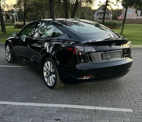 Чорний Тесла Модель 3, об'ємом двигуна 0 л та пробігом 99 тис. км за 33000 $, фото 3 на Automoto.ua