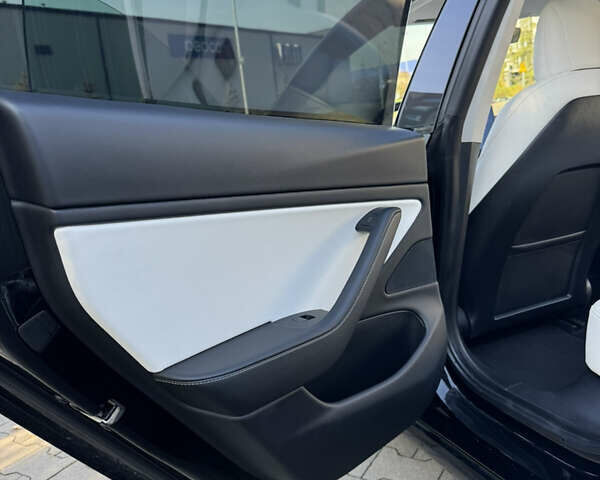 Чорний Тесла Модель 3, об'ємом двигуна 0 л та пробігом 76 тис. км за 22000 $, фото 17 на Automoto.ua