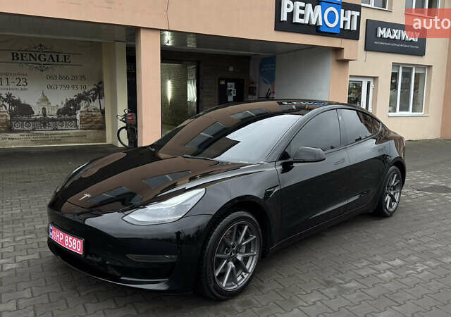 Черный Тесла Модель 3, объемом двигателя 0 л и пробегом 247 тыс. км за 13700 $, фото 1 на Automoto.ua