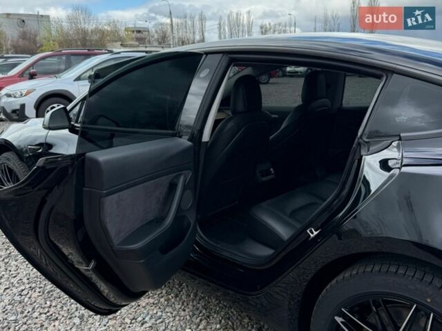Черный Тесла Модель 3, объемом двигателя 0 л и пробегом 76 тыс. км за 20700 $, фото 12 на Automoto.ua