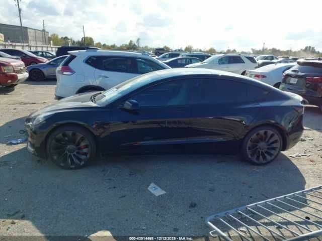 Чорний Тесла Модель 3, об'ємом двигуна 0 л та пробігом 86 тис. км за 3500 $, фото 6 на Automoto.ua