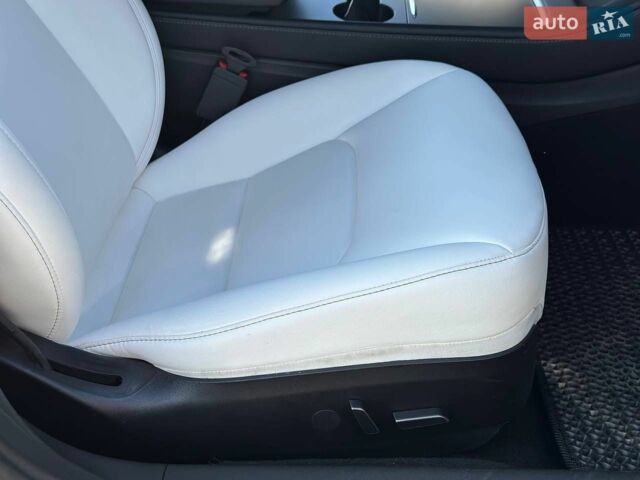 Черный Тесла Модель 3, объемом двигателя 0 л и пробегом 130 тыс. км за 21300 $, фото 20 на Automoto.ua