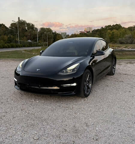 Чорний Тесла Модель 3, об'ємом двигуна 0 л та пробігом 75 тис. км за 22999 $, фото 1 на Automoto.ua