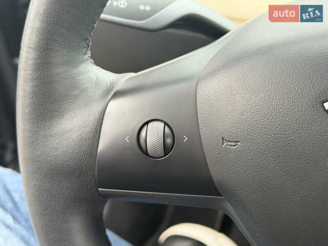 Черный Тесла Модель 3, объемом двигателя 0 л и пробегом 80 тыс. км за 18700 $, фото 46 на Automoto.ua