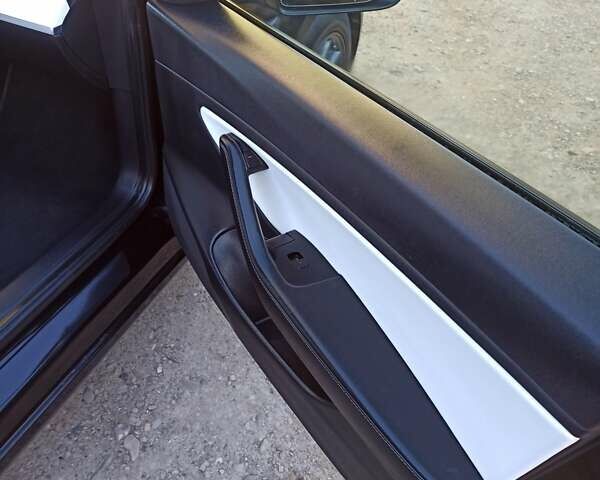 Чорний Тесла Модель 3, об'ємом двигуна 0 л та пробігом 89 тис. км за 19800 $, фото 15 на Automoto.ua