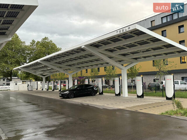 Тесла Модель 3 2021 у Ковель на Automoto.ua Чорний Тесла Модель 3, об'ємом двигуна 0 л та пробігом 63 тис. км за 22500 $, фото 19 на Automoto.ua