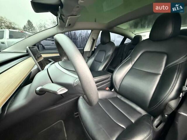 Чорний Тесла Модель 3, об'ємом двигуна 0 л та пробігом 321 тис. км за 14500 $, фото 17 на Automoto.ua