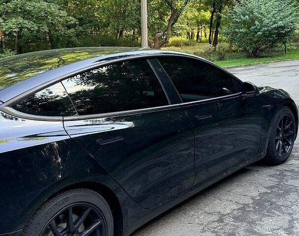 Чорний Тесла Модель 3, об'ємом двигуна 0 л та пробігом 77 тис. км за 18500 $, фото 5 на Automoto.ua