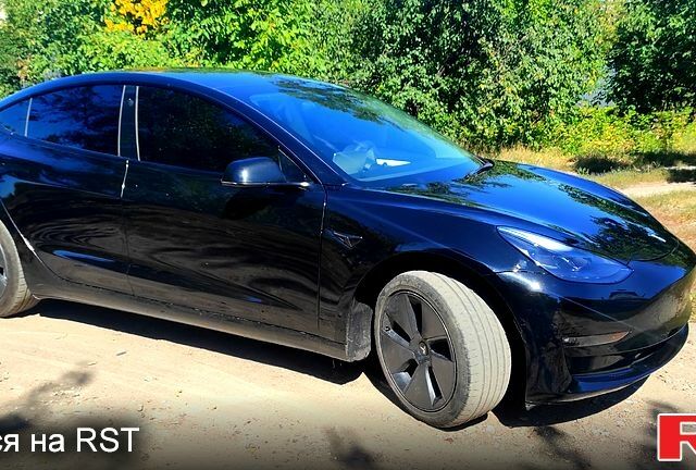 Чорний Тесла Модель 3, об'ємом двигуна 0.3 л та пробігом 120 тис. км за 17500 $, фото 4 на Automoto.ua