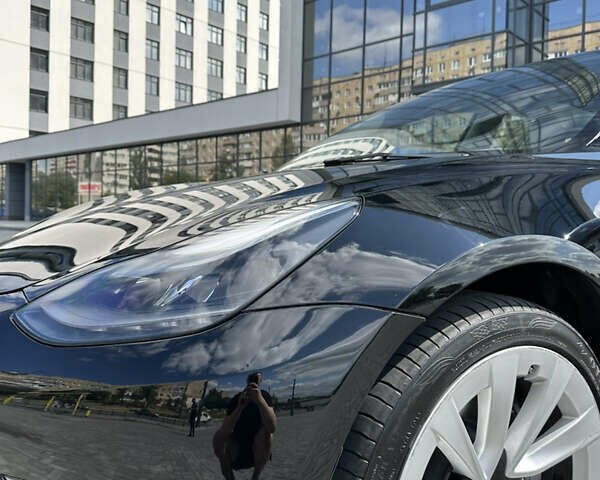 Чорний Тесла Модель 3, об'ємом двигуна 0 л та пробігом 103 тис. км за 19300 $, фото 5 на Automoto.ua