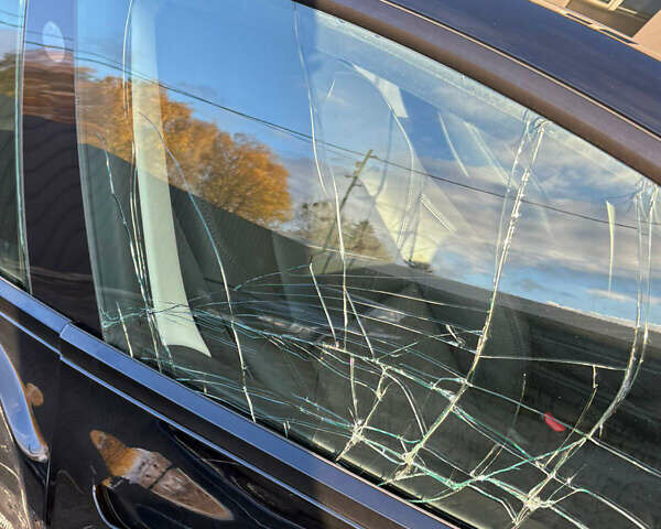 Тесла Модель 3 2022 у Рівному на Automoto.ua Чорний Тесла Модель 3, об'ємом двигуна 0 л та пробігом 78 тис. км за 19800 $, фото 10 на Automoto.ua