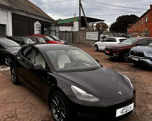 Черный Тесла Модель 3, объемом двигателя 0 л и пробегом 69 тыс. км за 21000 $, фото 1 на Automoto.ua