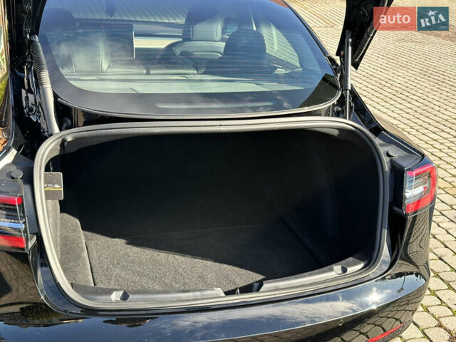 Черный Тесла Модель 3, объемом двигателя 0 л и пробегом 55 тыс. км за 25000 $, фото 10 на Automoto.ua