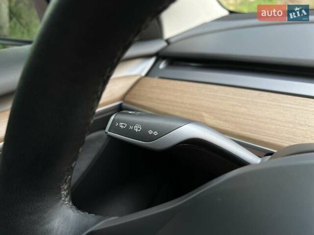 Тесла Модель 3 2022 у Львові на Automoto.ua Чорний Тесла Модель 3, об'ємом двигуна 0 л та пробігом 75 тис. км за 27500 $, фото 28 на Automoto.ua