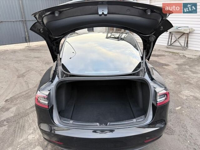 Чорний Тесла Модель 3, об'ємом двигуна 0 л та пробігом 89 тис. км за 18499 $, фото 8 на Automoto.ua