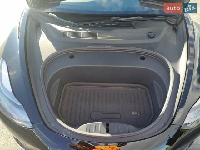 Чорний Тесла Модель 3, об'ємом двигуна 0 л та пробігом 67 тис. км за 5500 $, фото 10 на Automoto.ua