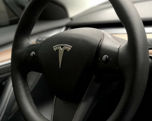 Чорний Тесла Модель 3, об'ємом двигуна 0 л та пробігом 48 тис. км за 28000 $, фото 20 на Automoto.ua
