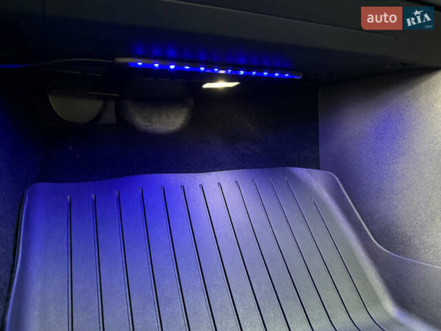 Черный Тесла Модель 3, объемом двигателя 0 л и пробегом 116 тыс. км за 20999 $, фото 51 на Automoto.ua