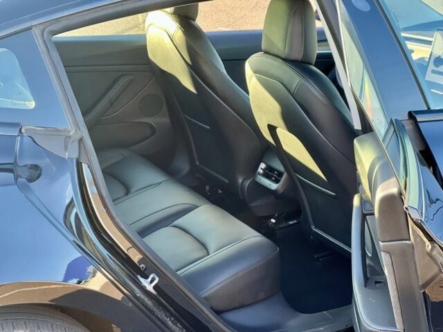 Чорний Тесла Модель 3, об'ємом двигуна 0 л та пробігом 14 тис. км за 19999 $, фото 17 на Automoto.ua