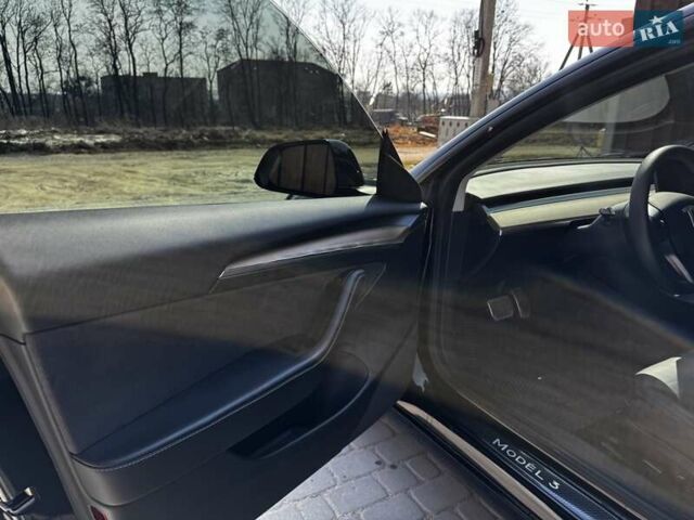 Черный Тесла Модель 3, объемом двигателя 0 л и пробегом 60 тыс. км за 23999 $, фото 23 на Automoto.ua