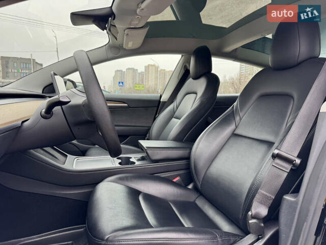 Чорний Тесла Модель 3, об'ємом двигуна 0 л та пробігом 160 тис. км за 17999 $, фото 9 на Automoto.ua