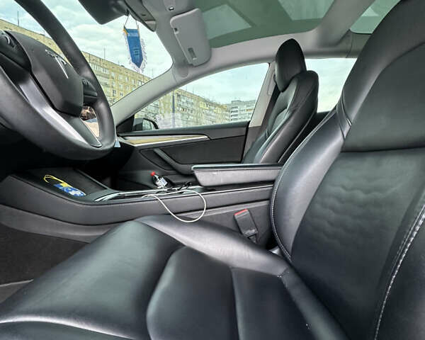 Черный Тесла Модель 3, объемом двигателя 0 л и пробегом 160 тыс. км за 19990 $, фото 15 на Automoto.ua