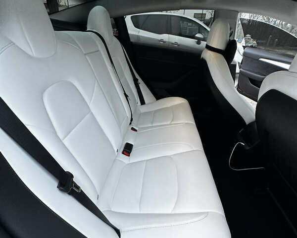 Черный Тесла Модель 3, объемом двигателя 0 л и пробегом 43 тыс. км за 27800 $, фото 19 на Automoto.ua