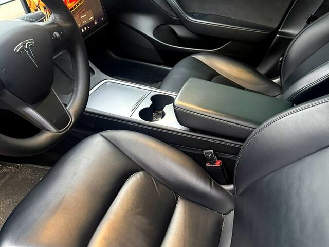 Чорний Тесла Модель 3, об'ємом двигуна 0 л та пробігом 80 тис. км за 20500 $, фото 4 на Automoto.ua