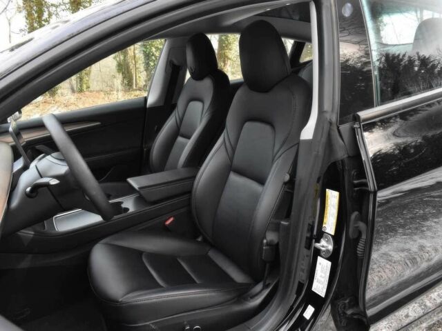 Черный Тесла Модель 3, объемом двигателя 0 л и пробегом 12 тыс. км за 9800 $, фото 8 на Automoto.ua