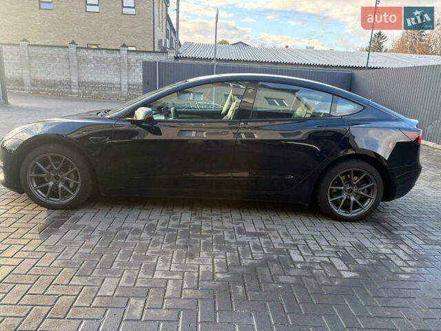 Тесла Модель 3 2022 у Рівному на Automoto.ua Чорний Тесла Модель 3, об'ємом двигуна 0 л та пробігом 78 тис. км за 19800 $, фото 4 на Automoto.ua