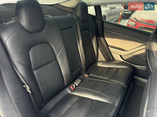 Чорний Тесла Модель 3, об'ємом двигуна 0 л та пробігом 88 тис. км за 19500 $, фото 26 на Automoto.ua