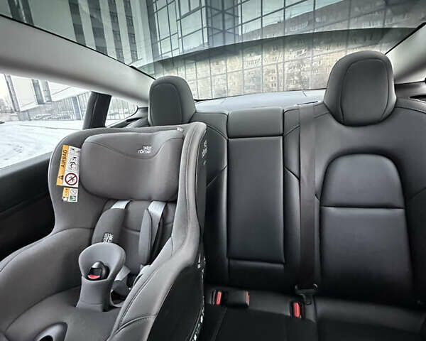 Черный Тесла Модель 3, объемом двигателя 0 л и пробегом 160 тыс. км за 19990 $, фото 22 на Automoto.ua