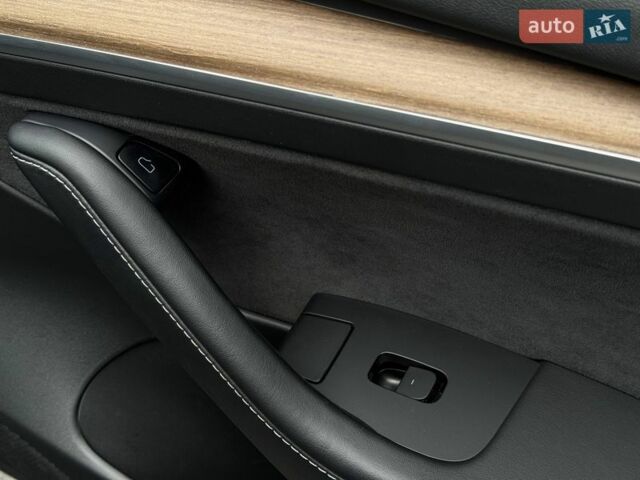 Черный Тесла Модель 3, объемом двигателя 0 л и пробегом 106 тыс. км за 22500 $, фото 52 на Automoto.ua