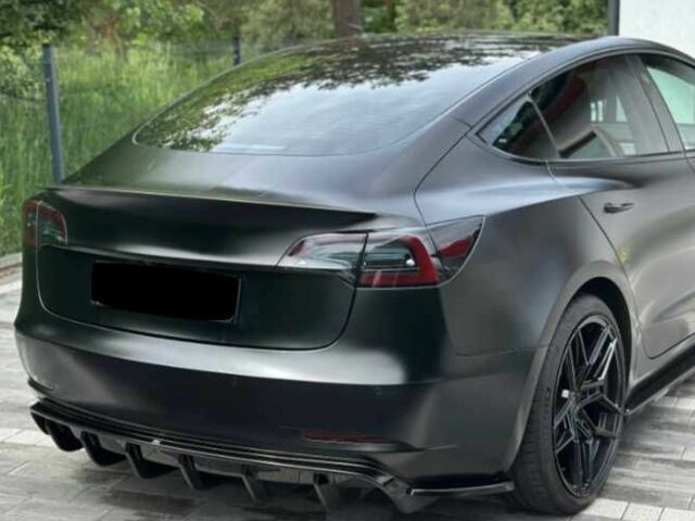 Черный Тесла Модель 3, объемом двигателя 0 л и пробегом 62 тыс. км за 14900 $, фото 5 на Automoto.ua
