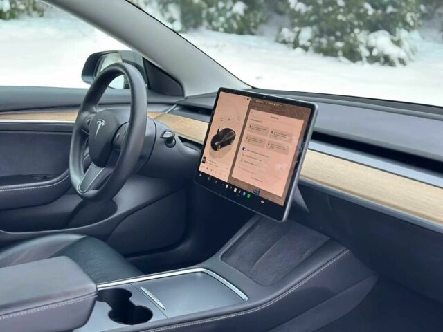 Черный Тесла Модель 3, объемом двигателя 0 л и пробегом 12 тыс. км за 10500 $, фото 9 на Automoto.ua