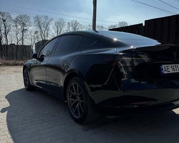 Черный Тесла Модель 3, объемом двигателя 0 л и пробегом 60 тыс. км за 23999 $, фото 4 на Automoto.ua