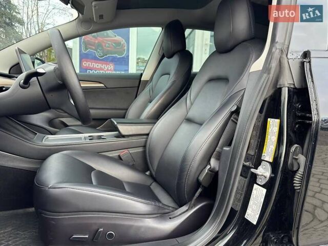 Чорний Тесла Модель 3, об'ємом двигуна 0 л та пробігом 75 тис. км за 27500 $, фото 8 на Automoto.ua