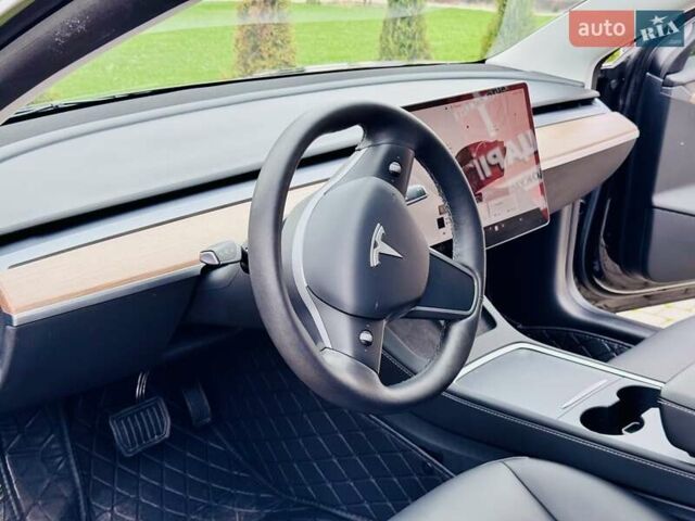Черный Тесла Модель 3, объемом двигателя 0 л и пробегом 73 тыс. км за 23999 $, фото 31 на Automoto.ua