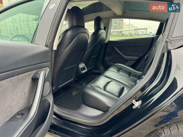 Чорний Тесла Модель 3, об'ємом двигуна 0 л та пробігом 160 тис. км за 17999 $, фото 10 на Automoto.ua