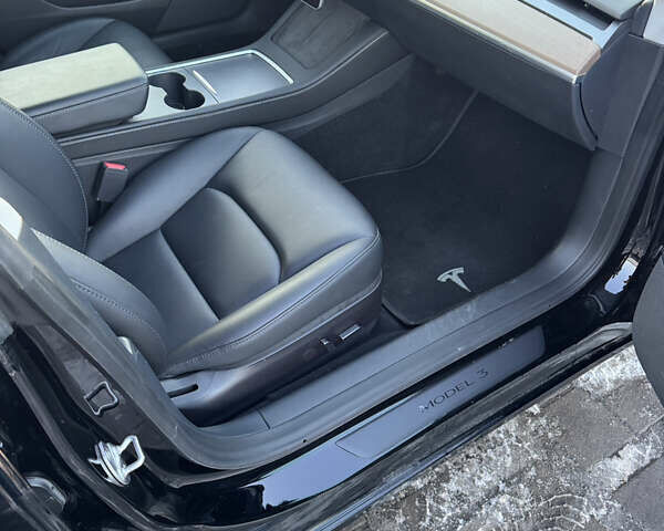Чорний Тесла Модель 3, об'ємом двигуна 0 л та пробігом 16 тис. км за 22800 $, фото 13 на Automoto.ua
