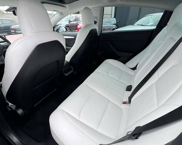 Черный Тесла Модель 3, объемом двигателя 0 л и пробегом 69 тыс. км за 21000 $, фото 34 на Automoto.ua