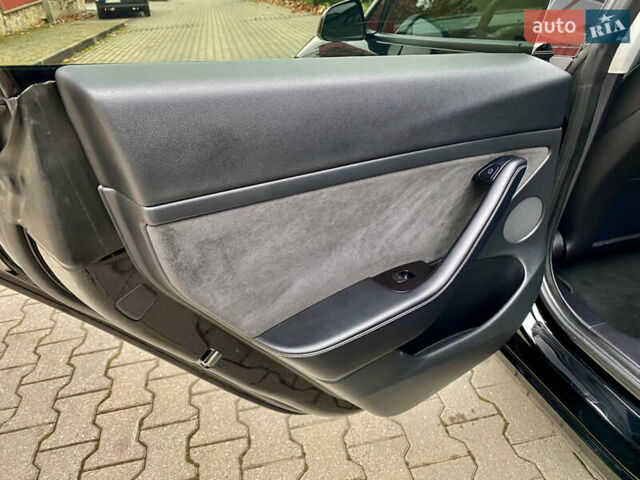 Чорний Тесла Модель 3, об'ємом двигуна 0 л та пробігом 146 тис. км за 20800 $, фото 35 на Automoto.ua