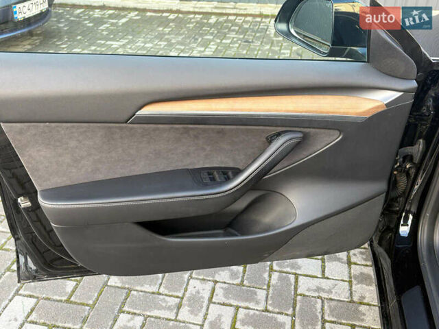 Тесла Модель 3 2022 у Рівному на Automoto.ua Чорний Тесла Модель 3, об'ємом двигуна 0 л та пробігом 78 тис. км за 19800 $, фото 21 на Automoto.ua