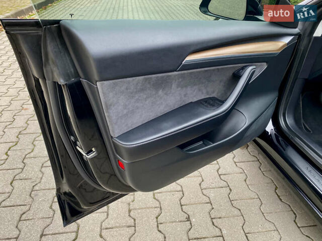 Чорний Тесла Модель 3, об'ємом двигуна 0 л та пробігом 146 тис. км за 20800 $, фото 34 на Automoto.ua