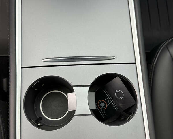 Черный Тесла Модель 3, объемом двигателя 0 л и пробегом 116 тыс. км за 20999 $, фото 50 на Automoto.ua